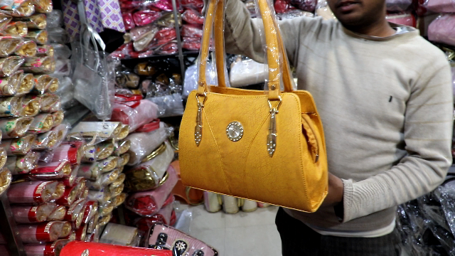 35 Rs. women purse wholesale market- delhi sadar bazar-sab sikhe jane